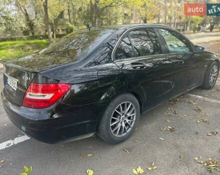 Черный Мерседес Ц-Класс, объемом двигателя 2.14 л и пробегом 205 тыс. км за 10500 $, фото 5 на Automoto.ua