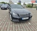 Черный Мерседес Ц-Класс, объемом двигателя 2.14 л и пробегом 190 тыс. км за 11700 $, фото 1 на Automoto.ua