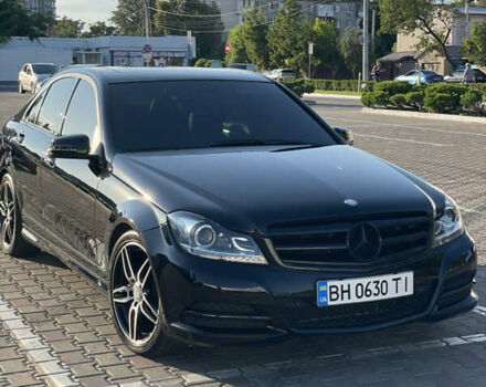 Черный Мерседес Ц-Класс, объемом двигателя 3 л и пробегом 160 тыс. км за 13300 $, фото 1 на Automoto.ua