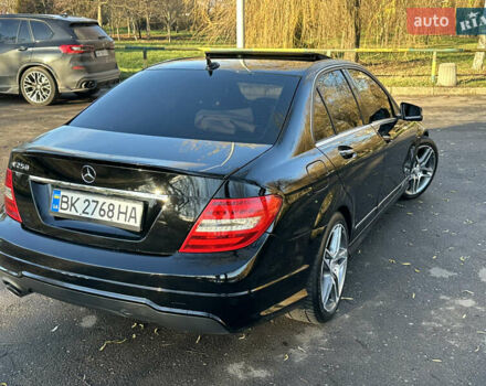 Черный Мерседес Ц-Класс, объемом двигателя 1.8 л и пробегом 229 тыс. км за 9800 $, фото 12 на Automoto.ua