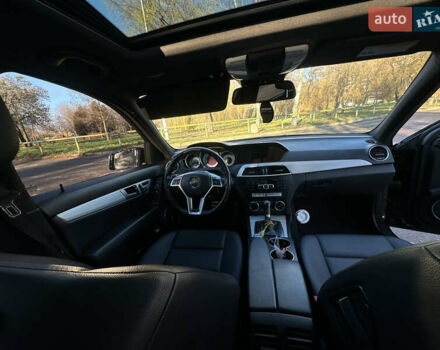 Черный Мерседес Ц-Класс, объемом двигателя 1.8 л и пробегом 229 тыс. км за 9800 $, фото 22 на Automoto.ua