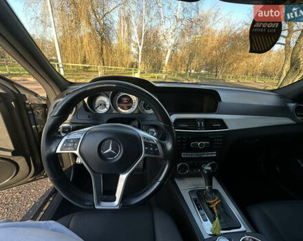 Черный Мерседес Ц-Класс, объемом двигателя 1.8 л и пробегом 229 тыс. км за 9800 $, фото 18 на Automoto.ua