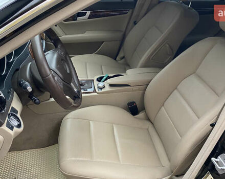 Чорний Мерседес Ц-Клас, об'ємом двигуна 1.8 л та пробігом 270 тис. км за 11700 $, фото 10 на Automoto.ua