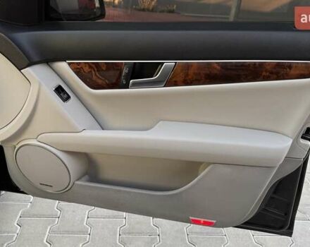 Мерседес Ц-Класс 2012 в Тернополе на Automoto.ua Черный Мерседес Ц-Класс, объемом двигателя 1.8 л и пробегом 174 тыс. км за 11999 $, фото 31 на Automoto.ua