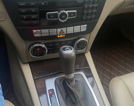 Чорний Мерседес Ц-Клас, об'ємом двигуна 3 л та пробігом 232 тис. км за 12800 $, фото 8 на Automoto.ua