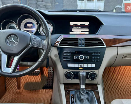 Черный Мерседес Ц-Класс, объемом двигателя 1.8 л и пробегом 189 тыс. км за 5100 $, фото 21 на Automoto.ua