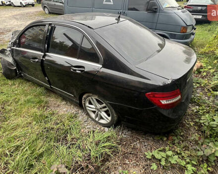 Черный Мерседес Ц-Класс, объемом двигателя 1.8 л и пробегом 189 тыс. км за 5100 $, фото 11 на Automoto.ua