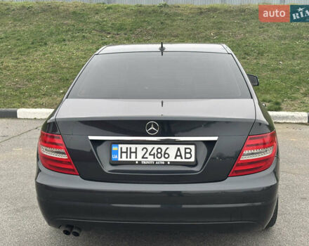 Черный Мерседес Ц-Класс, объемом двигателя 2.14 л и пробегом 195 тыс. км за 15000 $, фото 4 на Automoto.ua