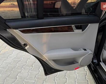Мерседес Ц-Класс 2012 в Тернополе на Automoto.ua Черный Мерседес Ц-Класс, объемом двигателя 1.8 л и пробегом 174 тыс. км за 11999 $, фото 24 на Automoto.ua