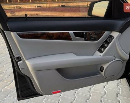 Мерседес Ц-Класс 2012 в Тернополе на Automoto.ua Черный Мерседес Ц-Класс, объемом двигателя 1.8 л и пробегом 174 тыс. км за 11999 $, фото 20 на Automoto.ua