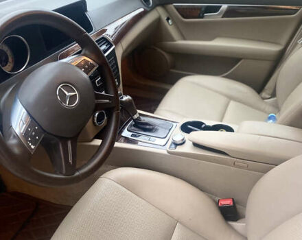 Чорний Мерседес Ц-Клас, об'ємом двигуна 3 л та пробігом 232 тис. км за 12800 $, фото 29 на Automoto.ua