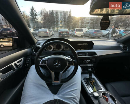Черный Мерседес Ц-Класс, объемом двигателя 1.8 л и пробегом 229 тыс. км за 9800 $, фото 24 на Automoto.ua