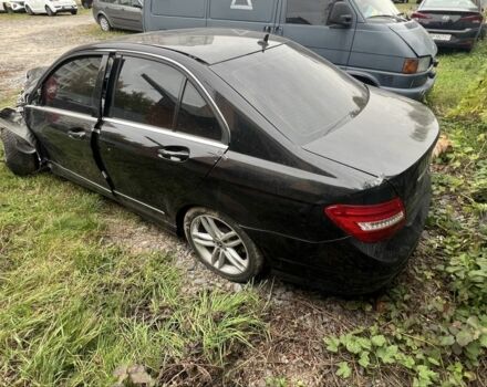 Черный Мерседес Ц-Класс, объемом двигателя 1.8 л и пробегом 189 тыс. км за 5500 $, фото 2 на Automoto.ua