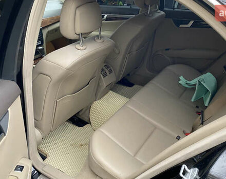 Чорний Мерседес Ц-Клас, об'ємом двигуна 1.8 л та пробігом 270 тис. км за 11700 $, фото 11 на Automoto.ua