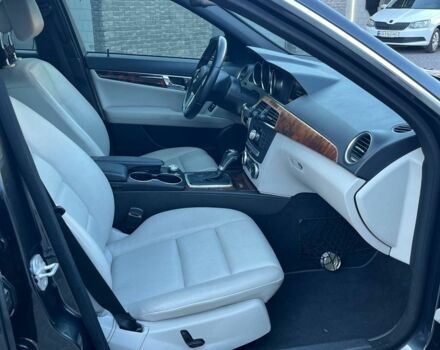 Чорний Мерседес Ц-Клас, об'ємом двигуна 1.8 л та пробігом 230 тис. км за 12600 $, фото 6 на Automoto.ua