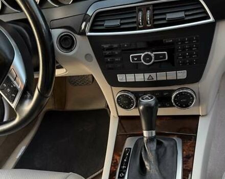 Мерседес Ц-Класс 2012 в Тернополе на Automoto.ua Черный Мерседес Ц-Класс, объемом двигателя 1.8 л и пробегом 174 тыс. км за 11999 $, фото 34 на Automoto.ua