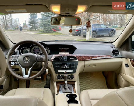 Чорний Мерседес Ц-Клас, об'ємом двигуна 1.8 л та пробігом 135 тис. км за 9900 $, фото 13 на Automoto.ua