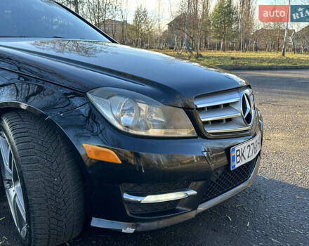 Черный Мерседес Ц-Класс, объемом двигателя 1.8 л и пробегом 229 тыс. км за 9800 $, фото 5 на Automoto.ua