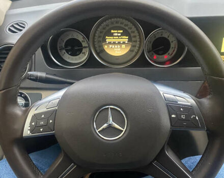 Чорний Мерседес Ц-Клас, об'ємом двигуна 3 л та пробігом 232 тис. км за 12800 $, фото 9 на Automoto.ua