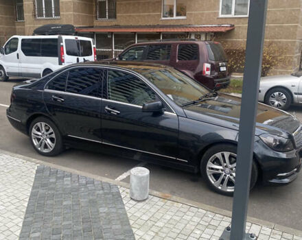 Чорний Мерседес Ц-Клас, об'ємом двигуна 3 л та пробігом 232 тис. км за 12800 $, фото 20 на Automoto.ua