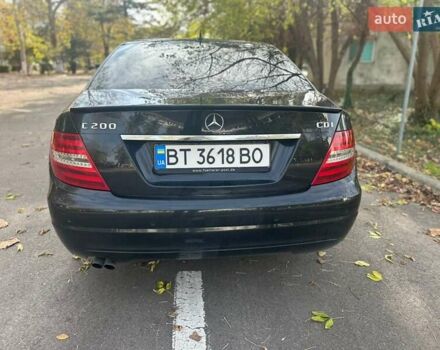 Черный Мерседес Ц-Класс, объемом двигателя 2.14 л и пробегом 205 тыс. км за 10500 $, фото 6 на Automoto.ua