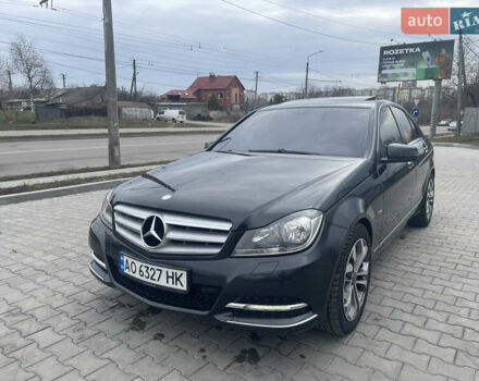 Чорний Мерседес Ц-Клас, об'ємом двигуна 2.14 л та пробігом 295 тис. км за 11200 $, фото 2 на Automoto.ua