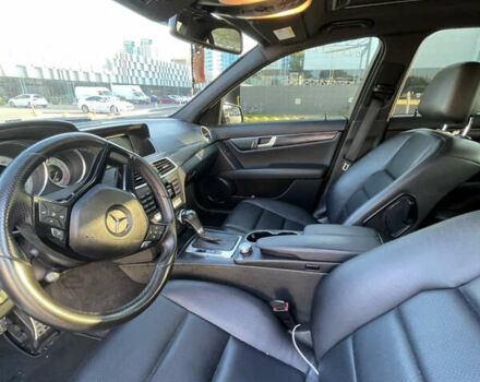 Черный Мерседес Ц-Класс, объемом двигателя 3 л и пробегом 160 тыс. км за 13300 $, фото 7 на Automoto.ua