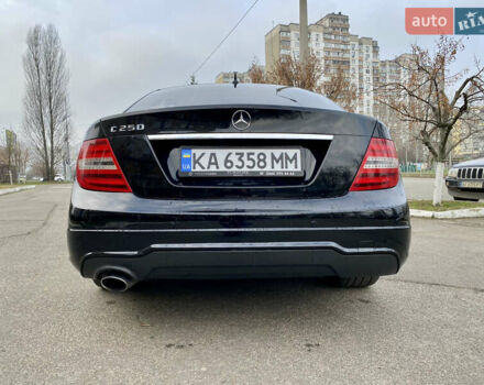 Чорний Мерседес Ц-Клас, об'ємом двигуна 1.8 л та пробігом 135 тис. км за 9900 $, фото 8 на Automoto.ua