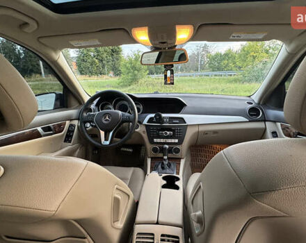 Мерседес Ц-Класс 2012 в Киеве на Automoto.ua Черный Мерседес Ц-Класс, объемом двигателя 1.8 л и пробегом 249 тыс. км за 10900 $, фото 7 на Automoto.ua