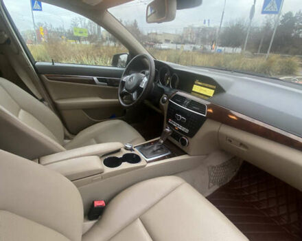 Чорний Мерседес Ц-Клас, об'ємом двигуна 3 л та пробігом 232 тис. км за 12800 $, фото 37 на Automoto.ua