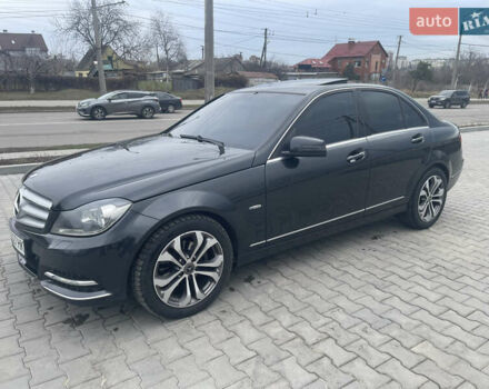 Чорний Мерседес Ц-Клас, об'ємом двигуна 2.14 л та пробігом 295 тис. км за 11200 $, фото 3 на Automoto.ua