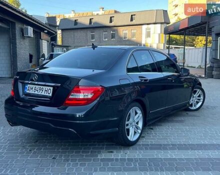 Черный Мерседес Ц-Класс, объемом двигателя 1.8 л и пробегом 243 тыс. км за 10900 $, фото 4 на Automoto.ua