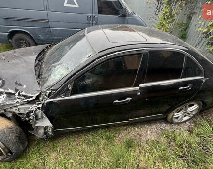 Черный Мерседес Ц-Класс, объемом двигателя 1.8 л и пробегом 189 тыс. км за 5100 $, фото 3 на Automoto.ua