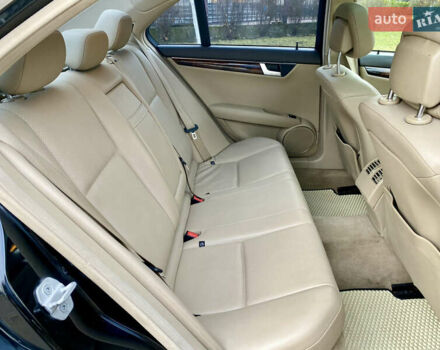 Чорний Мерседес Ц-Клас, об'ємом двигуна 1.8 л та пробігом 135 тис. км за 9900 $, фото 11 на Automoto.ua