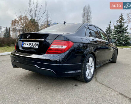 Чорний Мерседес Ц-Клас, об'ємом двигуна 1.8 л та пробігом 135 тис. км за 9900 $, фото 4 на Automoto.ua