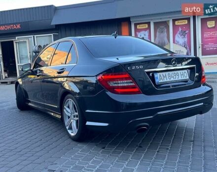 Черный Мерседес Ц-Класс, объемом двигателя 1.8 л и пробегом 243 тыс. км за 10900 $, фото 2 на Automoto.ua