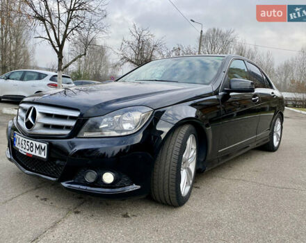 Чорний Мерседес Ц-Клас, об'ємом двигуна 1.8 л та пробігом 135 тис. км за 9900 $, фото 6 на Automoto.ua