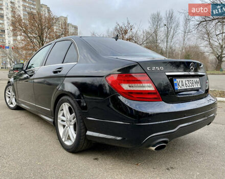 Чорний Мерседес Ц-Клас, об'ємом двигуна 1.8 л та пробігом 135 тис. км за 9900 $, фото 5 на Automoto.ua