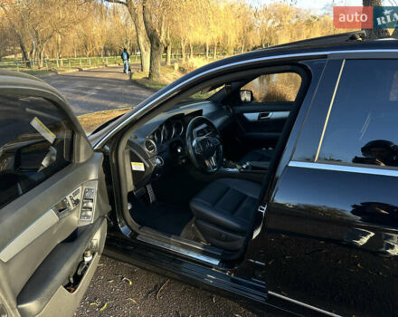 Черный Мерседес Ц-Класс, объемом двигателя 1.8 л и пробегом 229 тыс. км за 9800 $, фото 15 на Automoto.ua