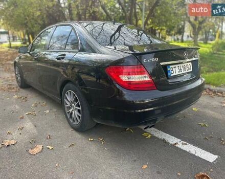 Черный Мерседес Ц-Класс, объемом двигателя 2.14 л и пробегом 205 тыс. км за 10500 $, фото 4 на Automoto.ua