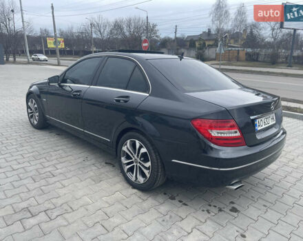 Чорний Мерседес Ц-Клас, об'ємом двигуна 2.14 л та пробігом 295 тис. км за 11200 $, фото 5 на Automoto.ua