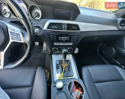 Черный Мерседес Ц-Класс, объемом двигателя 1.8 л и пробегом 229 тыс. км за 9800 $, фото 19 на Automoto.ua