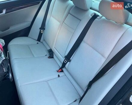 Черный Мерседес Ц-Класс, объемом двигателя 1.8 л и пробегом 243 тыс. км за 10900 $, фото 17 на Automoto.ua