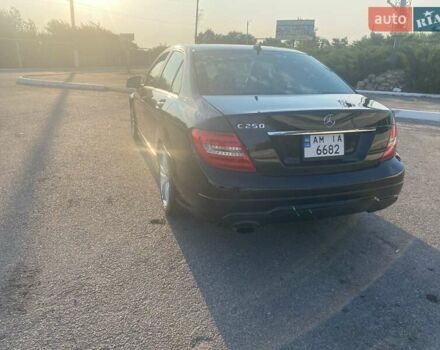 Чорний Мерседес Ц-Клас, об'ємом двигуна 1.8 л та пробігом 139 тис. км за 12000 $, фото 2 на Automoto.ua