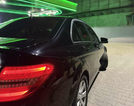 Чорний Мерседес Ц-Клас, об'ємом двигуна 2.2 л та пробігом 220 тис. км за 12400 $, фото 16 на Automoto.ua