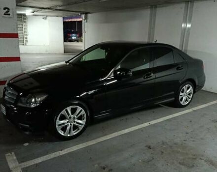 Черный Мерседес Ц-Класс, объемом двигателя 2.14 л и пробегом 213 тыс. км за 13000 $, фото 3 на Automoto.ua