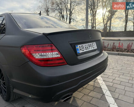 Чорний Мерседес Ц-Клас, об'ємом двигуна 2.15 л та пробігом 225 тис. км за 15200 $, фото 6 на Automoto.ua