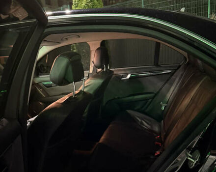 Чорний Мерседес Ц-Клас, об'ємом двигуна 2.2 л та пробігом 220 тис. км за 12400 $, фото 30 на Automoto.ua