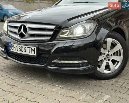 Черный Мерседес Ц-Класс, объемом двигателя 1.6 л и пробегом 208 тыс. км за 12800 $, фото 3 на Automoto.ua