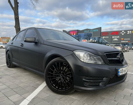 Чорний Мерседес Ц-Клас, об'ємом двигуна 2.15 л та пробігом 225 тис. км за 15200 $, фото 2 на Automoto.ua